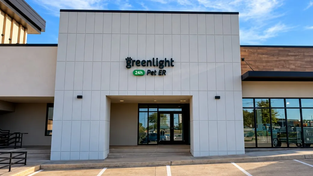 Greenlight Pet ER Arlington hospital entrance on South Cooper Street