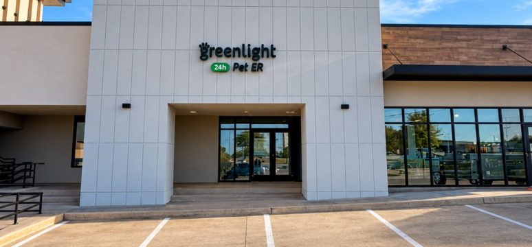 Greenlight Pet ER Arlington hospital entrance, Arlington Texas